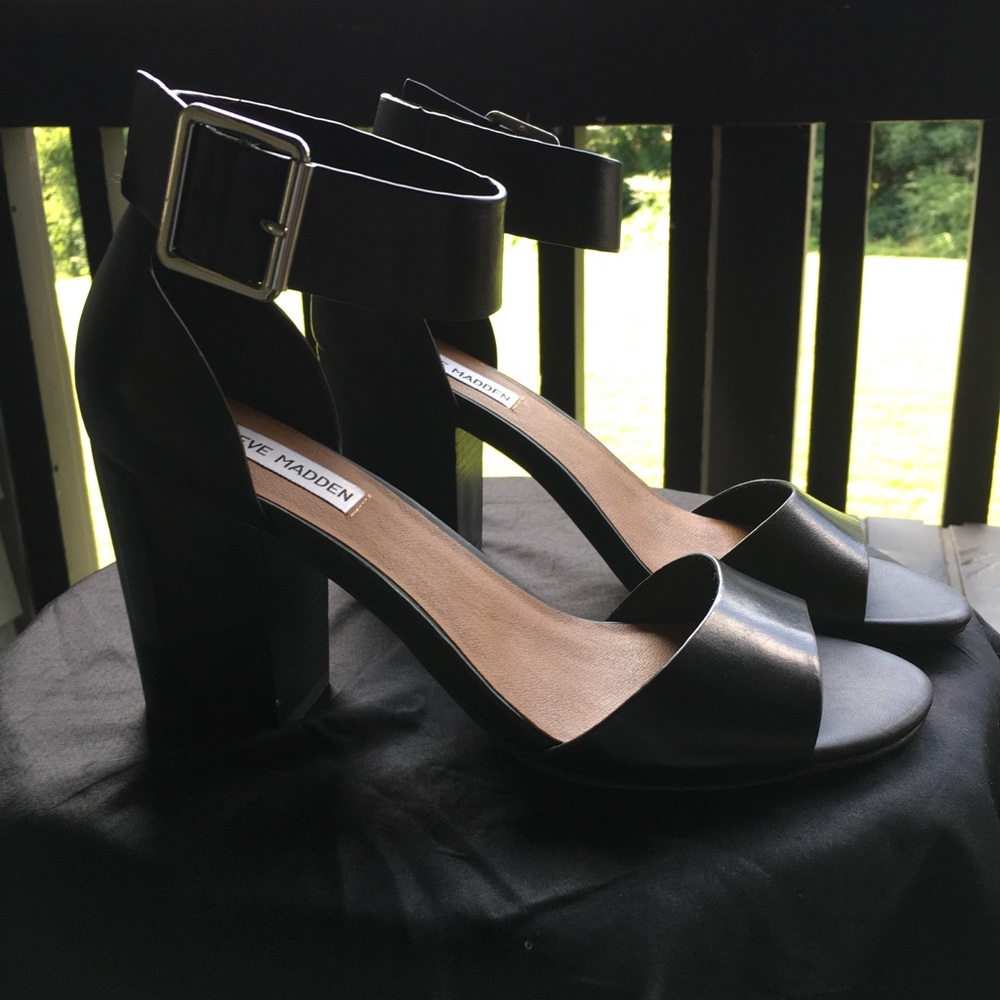 Steve Madden Estoria leather sandal